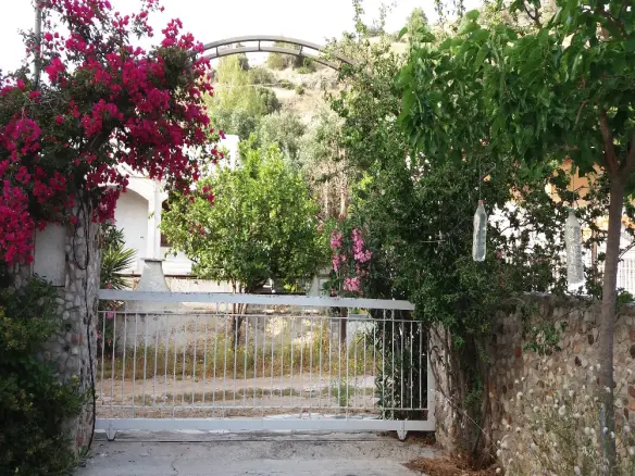 3-bedroom Detached House In Thisvi, Greece (102 M²)