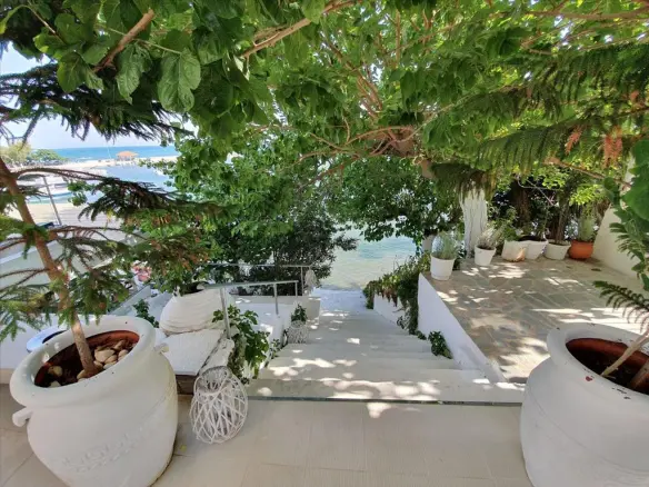 Hotel In Amarinthos, Greece (307 M²)