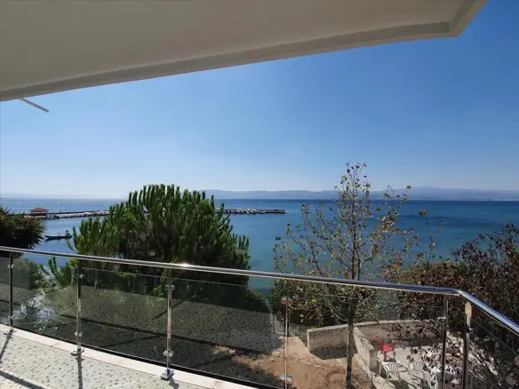 Hotel In Amarinthos, Greece (307 M²)