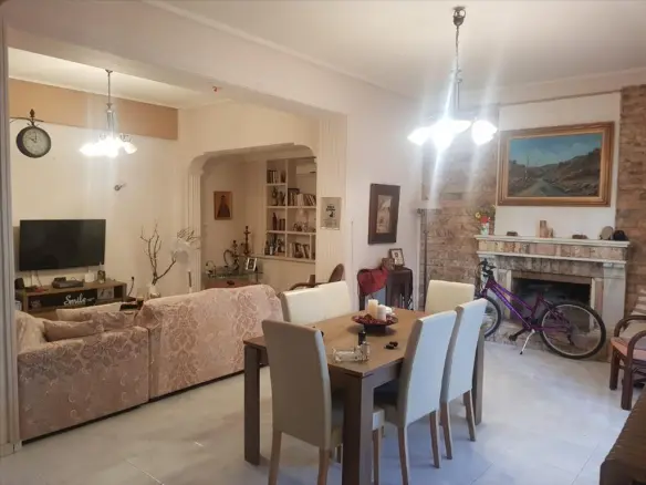 3-bedroom Flat In Voula, Greece (150 M²)