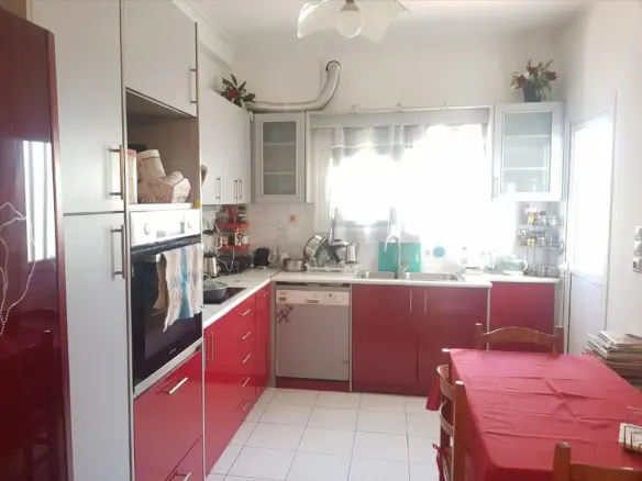 3-bedroom Flat In Voula, Greece (150 M²)