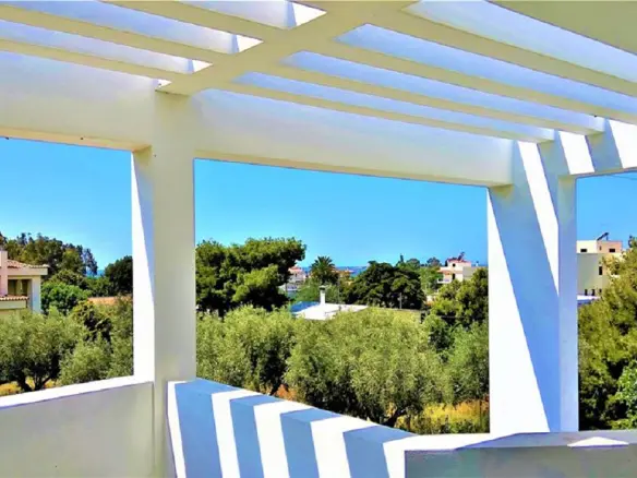 Complex In Kalivia Thorikou, Greece (707 M²)