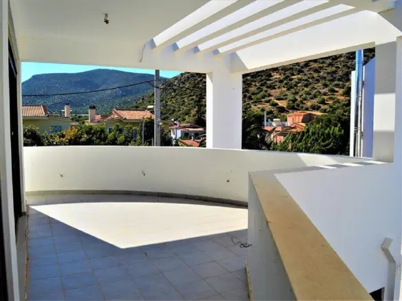 Complex In Kalivia Thorikou, Greece (707 M²)