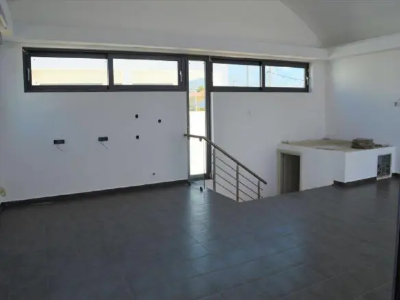 Complex In Kalivia Thorikou, Greece (707 M²)