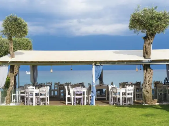 Hotel In Corfu, Greece (997 M²)