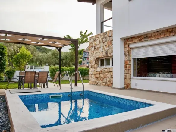 3-bedroom Villa In Eleitheres, Greece (124 M²)