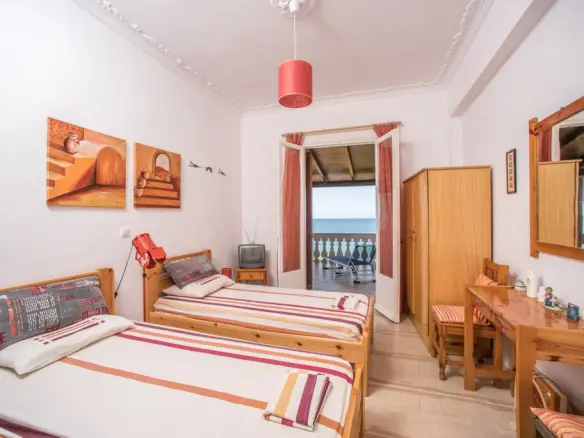 Villa 265 M² In Corfu