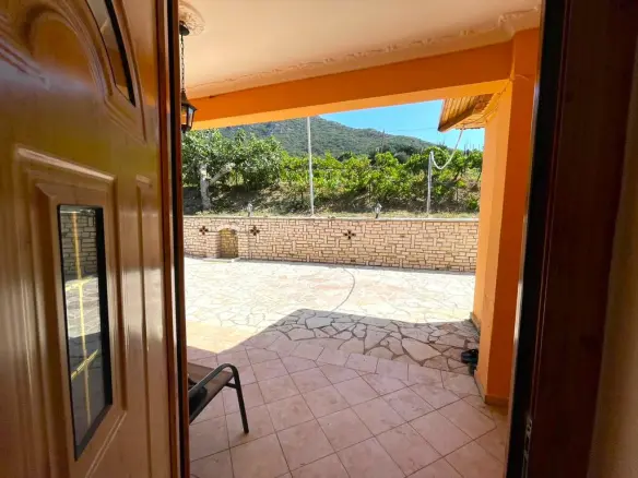 Villa 265 M² In Corfu