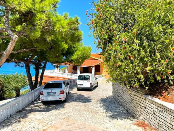 Villa 265 M² In Corfu