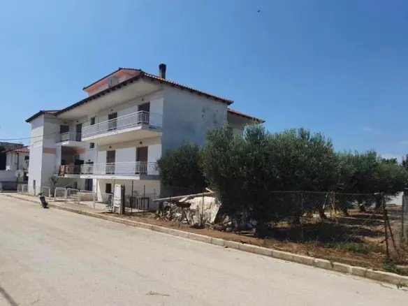 Complex In Kavala, Greece (400 M²)