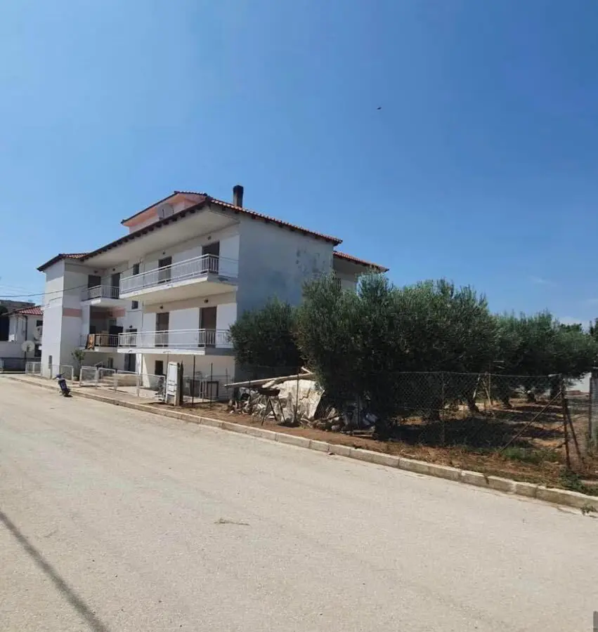 Complex In Kavala, Greece (400 M²)