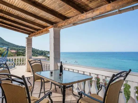 Villa 265 M² In Corfu