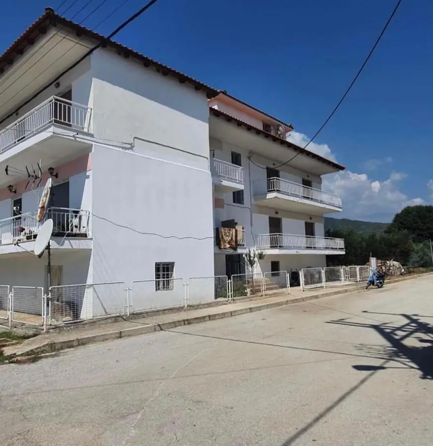 Complex In Kavala, Greece (400 M²)