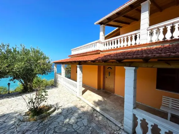 Villa 265 M² In Corfu