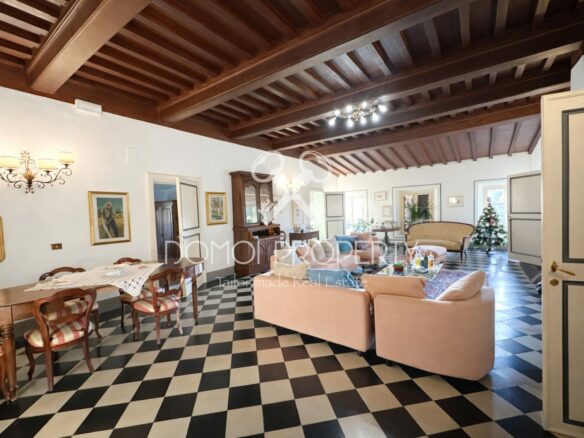 Porzione Di Villa In Stile Castello – Asciano (pisa)