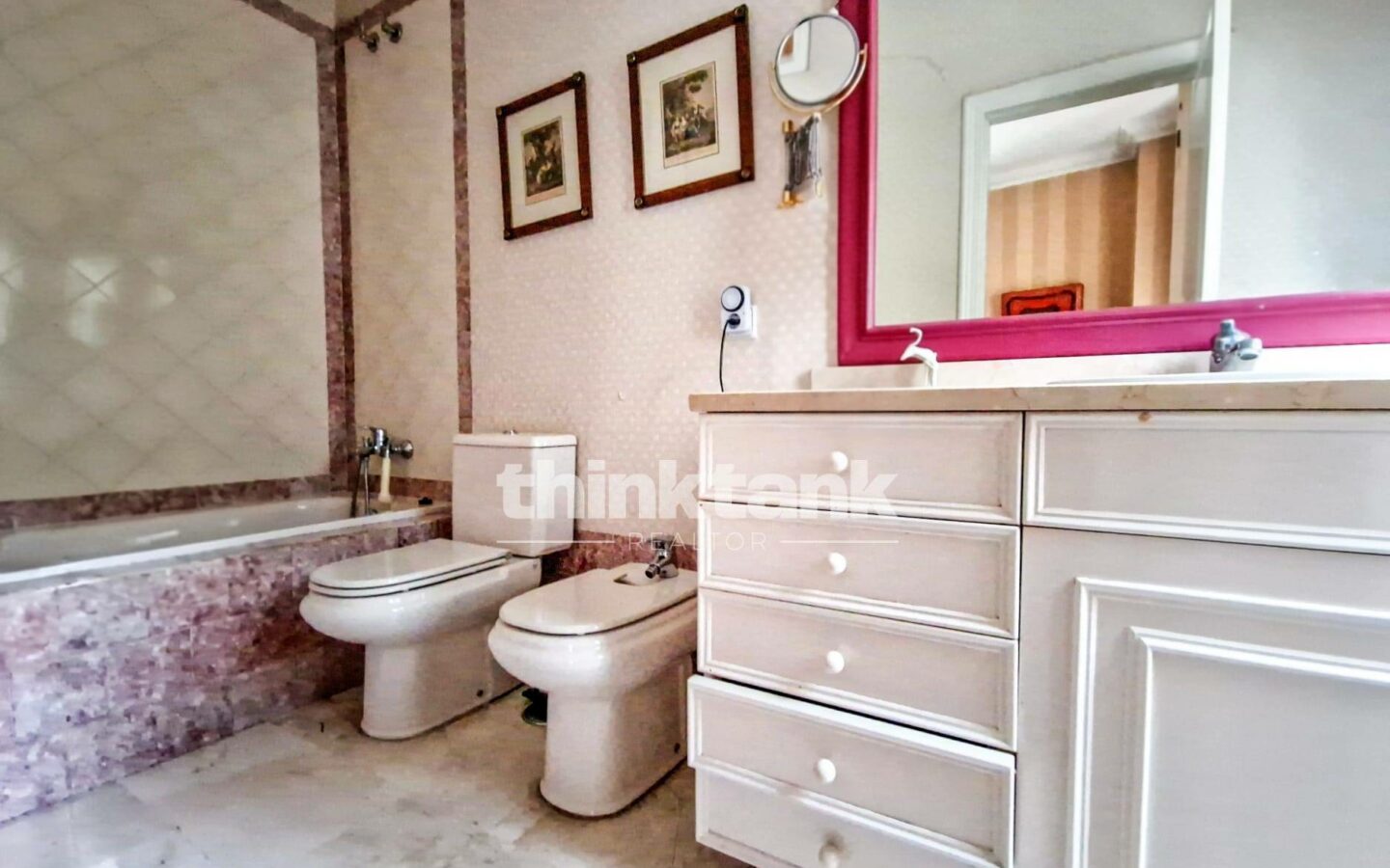 Exclusive Villa For Sale In Salamanca – Plaza Santa Eulalia