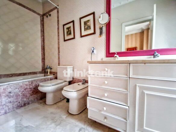 Exclusive Villa For Sale In Salamanca – Plaza Santa Eulalia