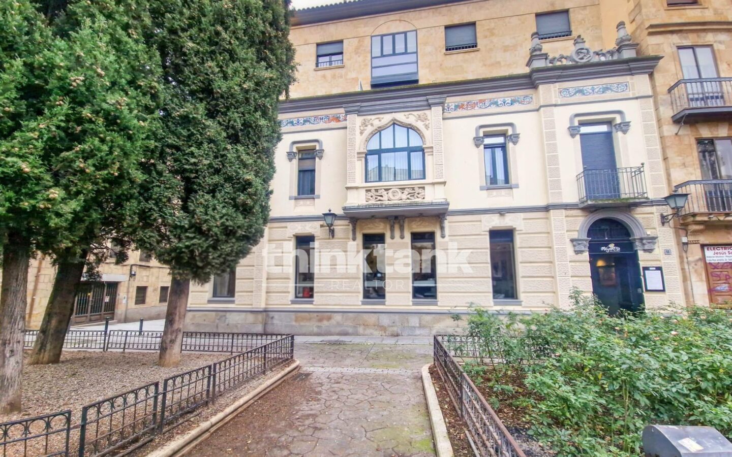 Exclusive Villa For Sale In Salamanca – Plaza Santa Eulalia