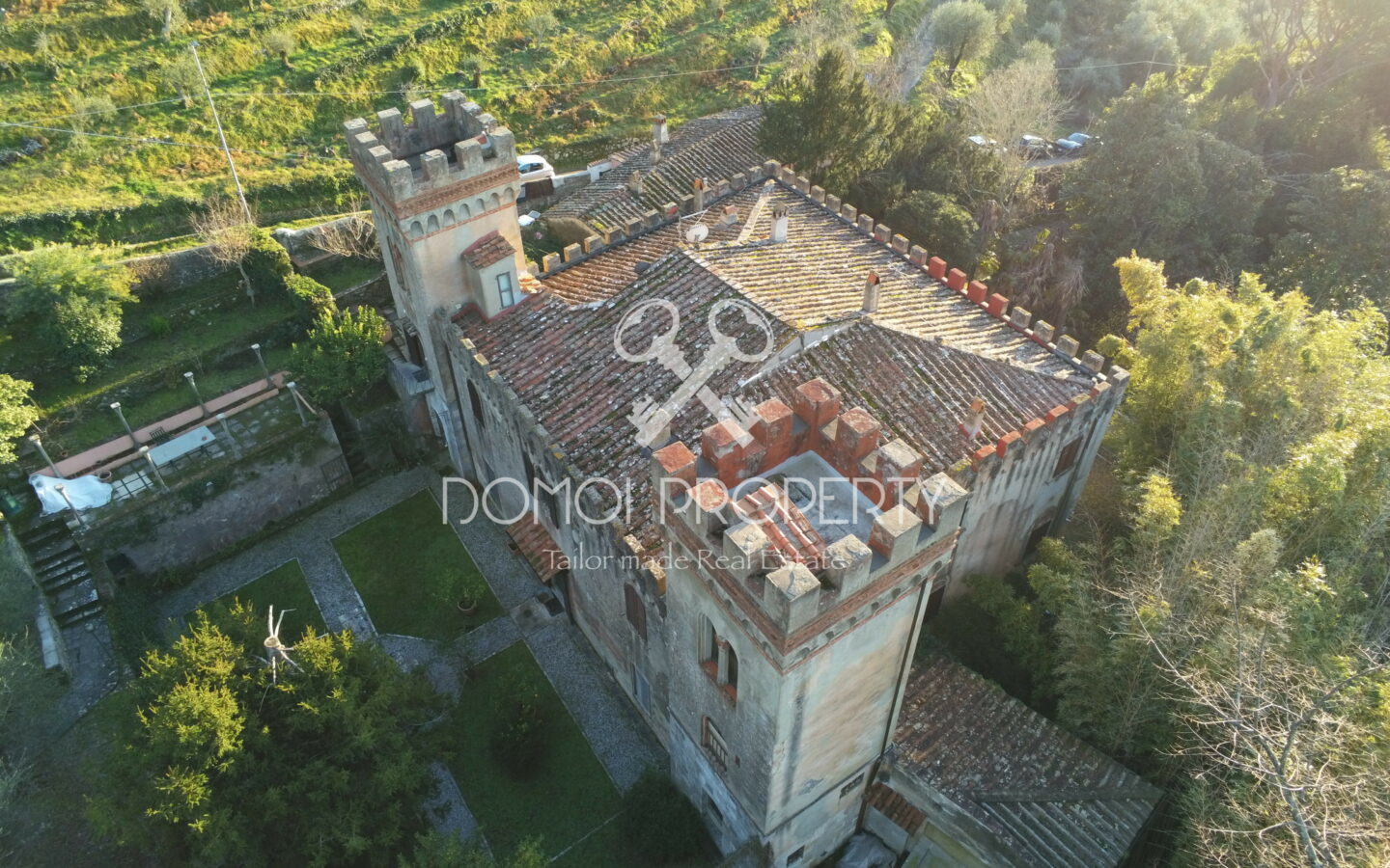Porzione Di Villa In Stile Castello – Asciano (pisa)