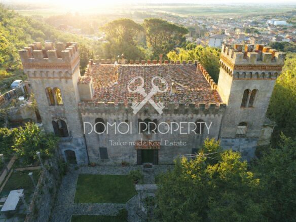Porzione Di Villa In Stile Castello – Asciano (pisa)