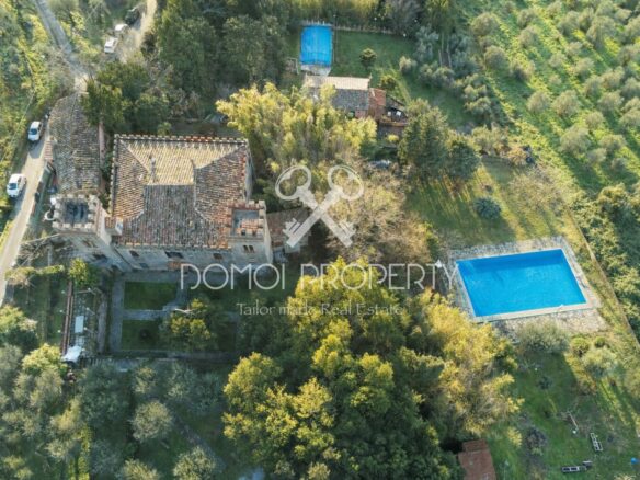 Porzione Di Villa In Stile Castello – Asciano (pisa)