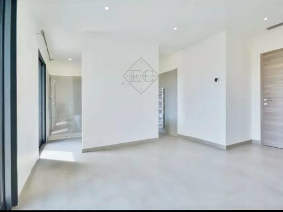 Brand-new Contemporary Villa In The Heart Of Mougins – Peaceful Setting & High-end Features