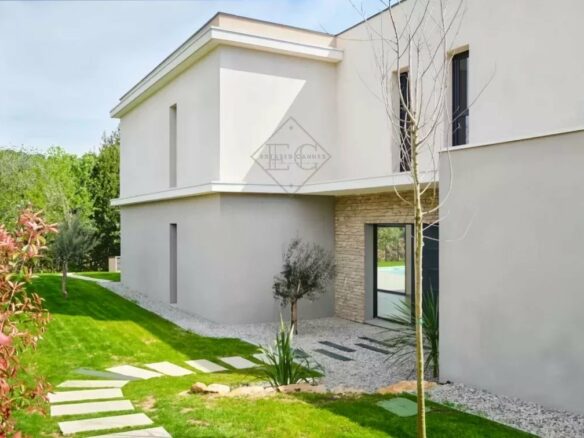 Brand-new Contemporary Villa In The Heart Of Mougins – Peaceful Setting & High-end Features
