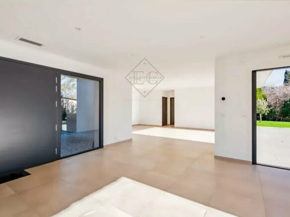 Brand-new Contemporary Villa In The Heart Of Mougins – Peaceful Setting & High-end Features