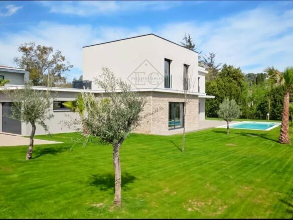 Brand-new Contemporary Villa In The Heart Of Mougins – Peaceful Setting & High-end Features
