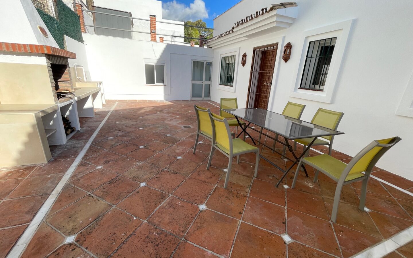 Estepona, Costa Del Sol, Sale Villa With Pool, Sea Views, Very Close To Hotel Kempinski And Playa Del El Padrón