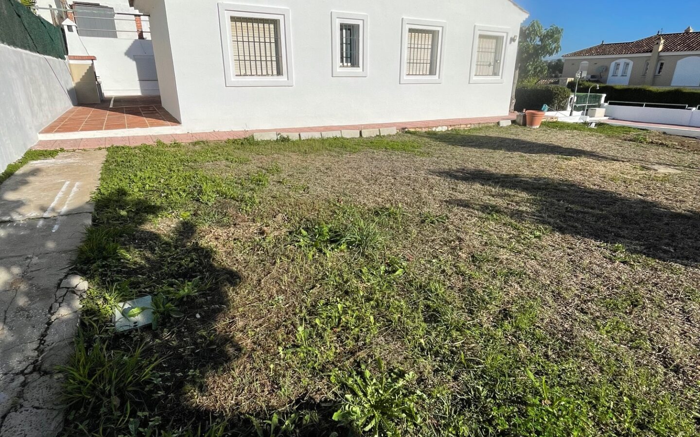 Estepona, Costa Del Sol, Sale Villa With Pool, Sea Views, Very Close To Hotel Kempinski And Playa Del El Padrón