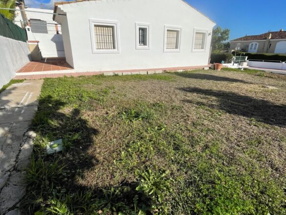 Estepona, Costa Del Sol, Sale Villa With Pool, Sea Views, Very Close To Hotel Kempinski And Playa Del El Padrón