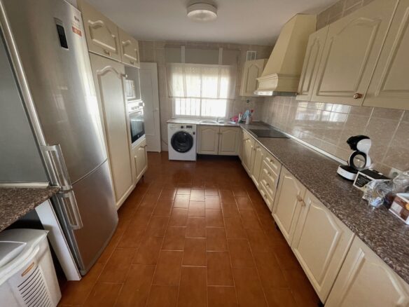Estepona, Costa Del Sol, Sale Villa With Pool, Sea Views, Very Close To Hotel Kempinski And Playa Del El Padrón