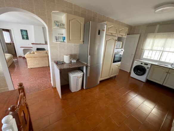 Estepona, Costa Del Sol, Sale Villa With Pool, Sea Views, Very Close To Hotel Kempinski And Playa Del El Padrón