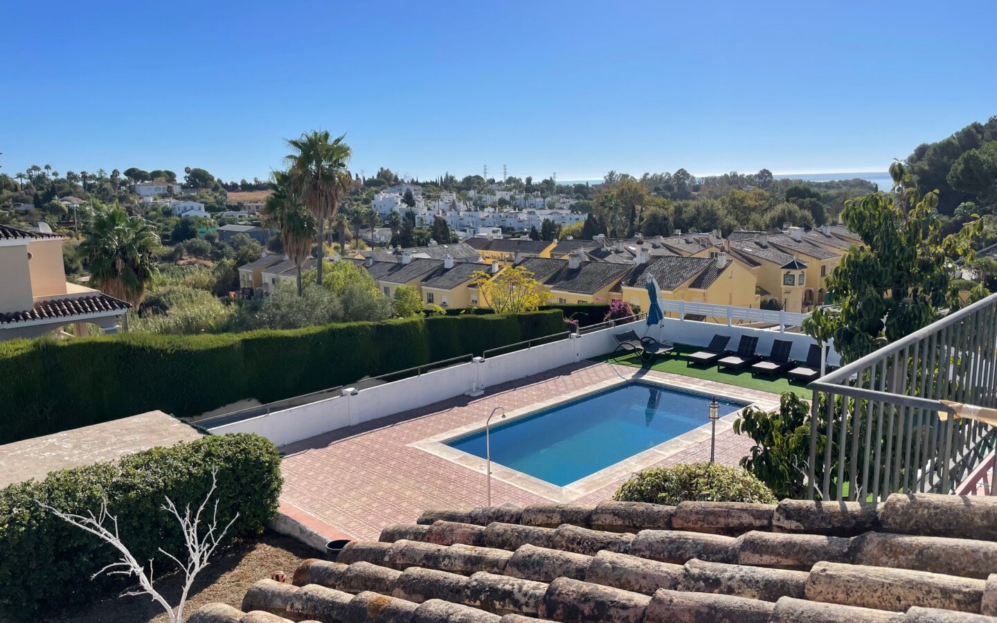 Estepona, Costa Del Sol, Sale Villa With Pool, Sea Views, Very Close To Hotel Kempinski And Playa Del El Padrón