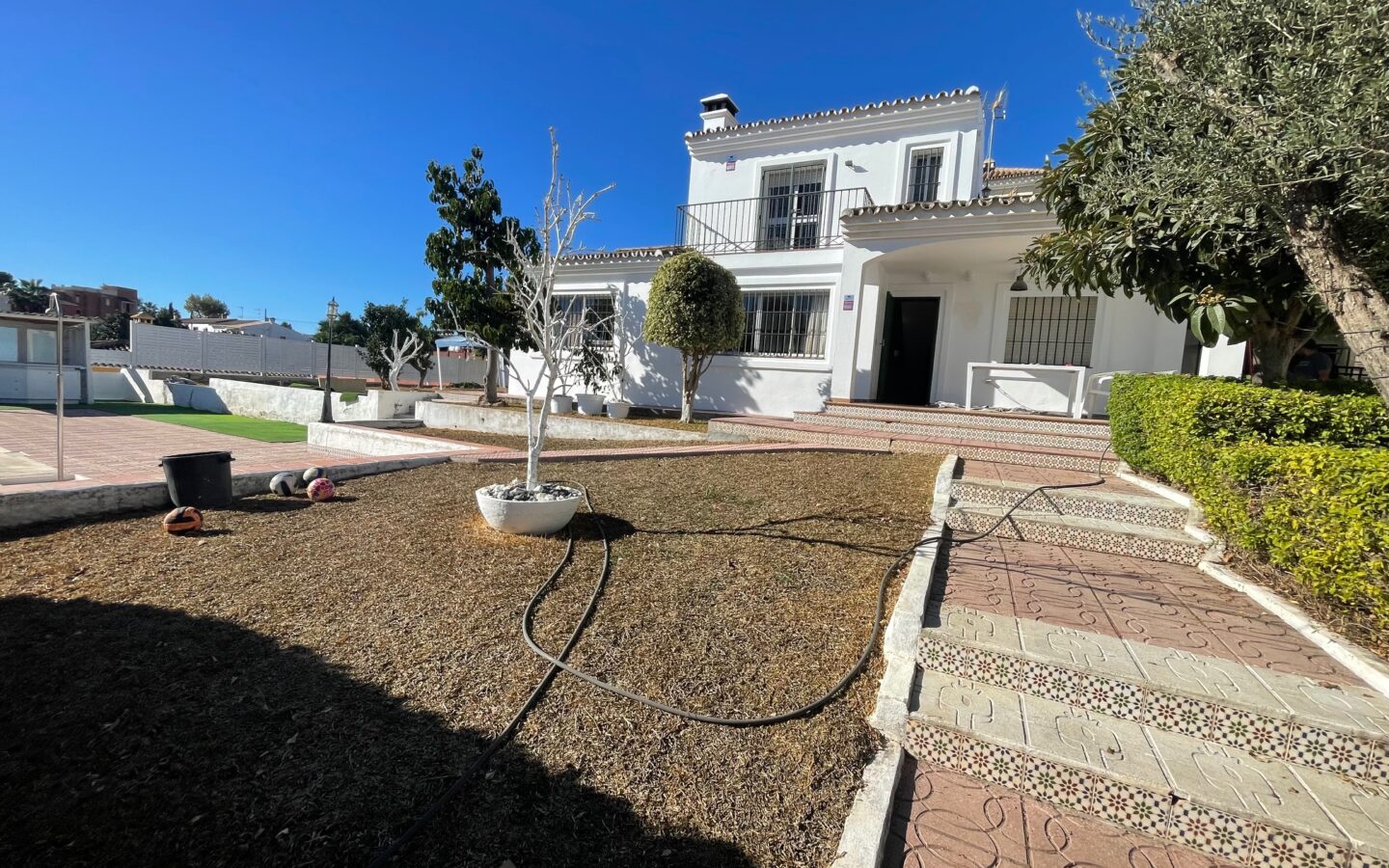 Estepona, Costa Del Sol, Sale Villa With Pool, Sea Views, Very Close To Hotel Kempinski And Playa Del El Padrón