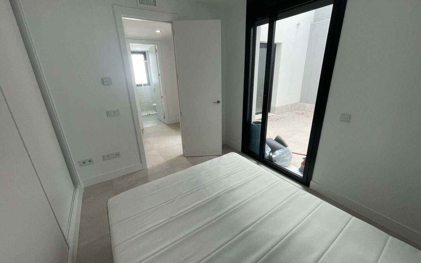 Estepona, Bajo De Lujo En Urb. Mirador De Estepona Hills. Estrenar Bajo Con Jardin Privado, 2 Garajes, 1 Gran Trastero