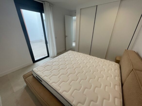 Estepona, Bajo De Lujo En Urb. Mirador De Estepona Hills. Estrenar Bajo Con Jardin Privado, 2 Garajes, 1 Gran Trastero