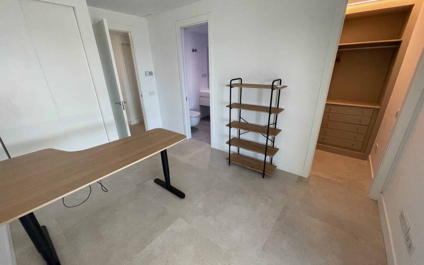 Estepona, Bajo De Lujo En Urb. Mirador De Estepona Hills. Estrenar Bajo Con Jardin Privado, 2 Garajes, 1 Gran Trastero