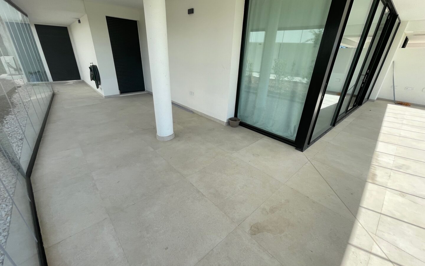 Estepona, Bajo De Lujo En Urb. Mirador De Estepona Hills. Estrenar Bajo Con Jardin Privado, 2 Garajes, 1 Gran Trastero
