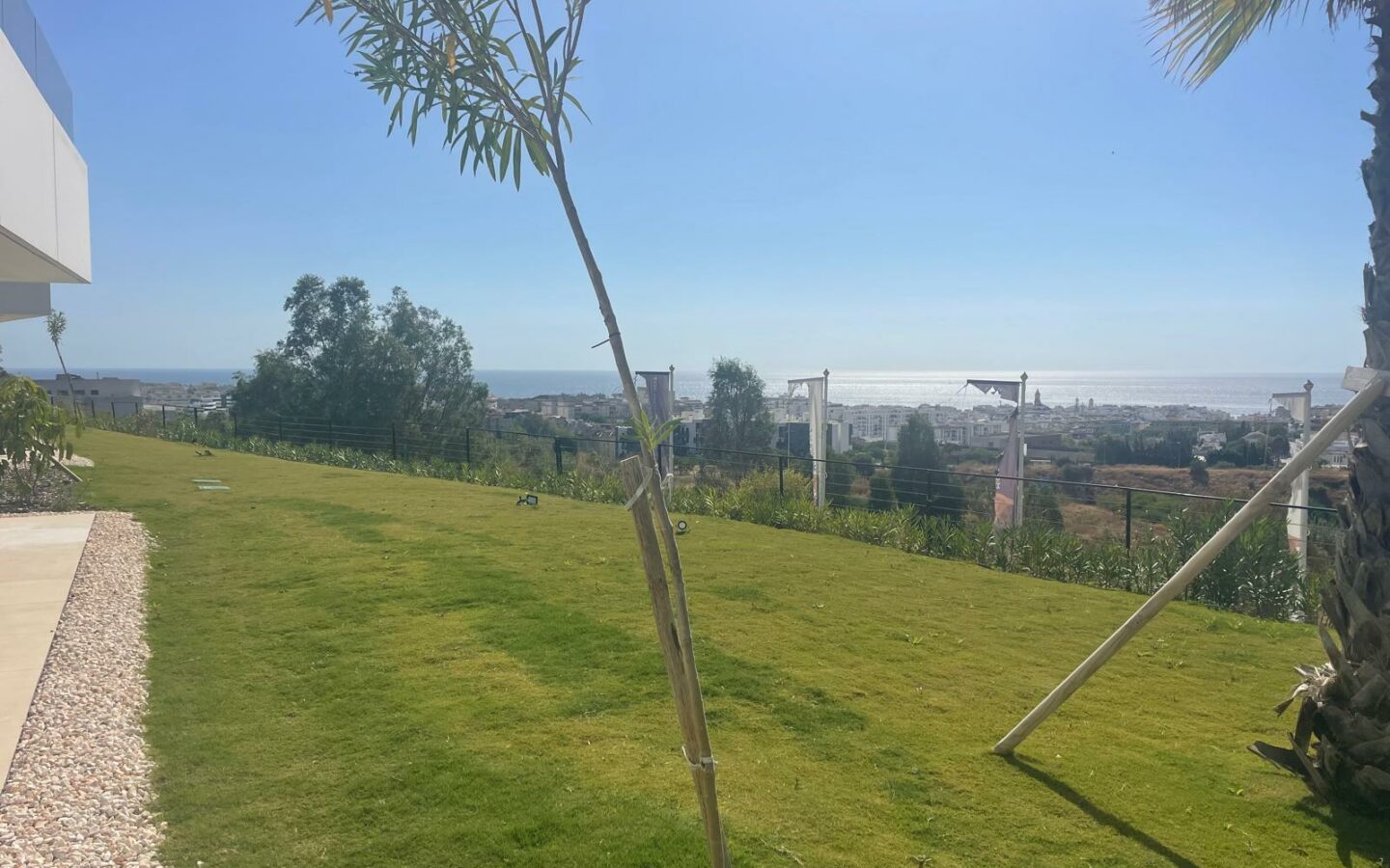 Estepona, Bajo De Lujo En Urb. Mirador De Estepona Hills. Estrenar Bajo Con Jardin Privado, 2 Garajes, 1 Gran Trastero