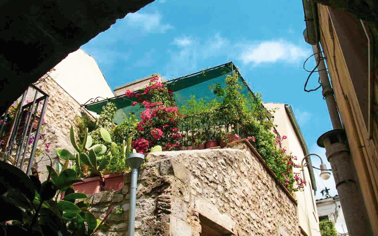 Ragusa, Modica: Immersed In The Disconcerting Glow Of The Modican Baroque, A Few Steps From The Main Street And Hidden A