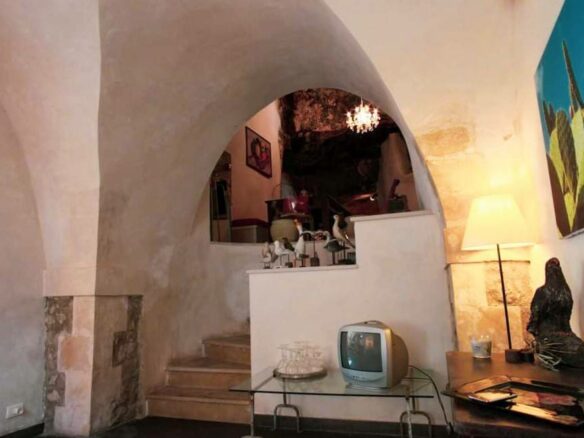 Ragusa, Modica: Immersed In The Disconcerting Glow Of The Modican Baroque, A Few Steps From The Main Street And Hidden A