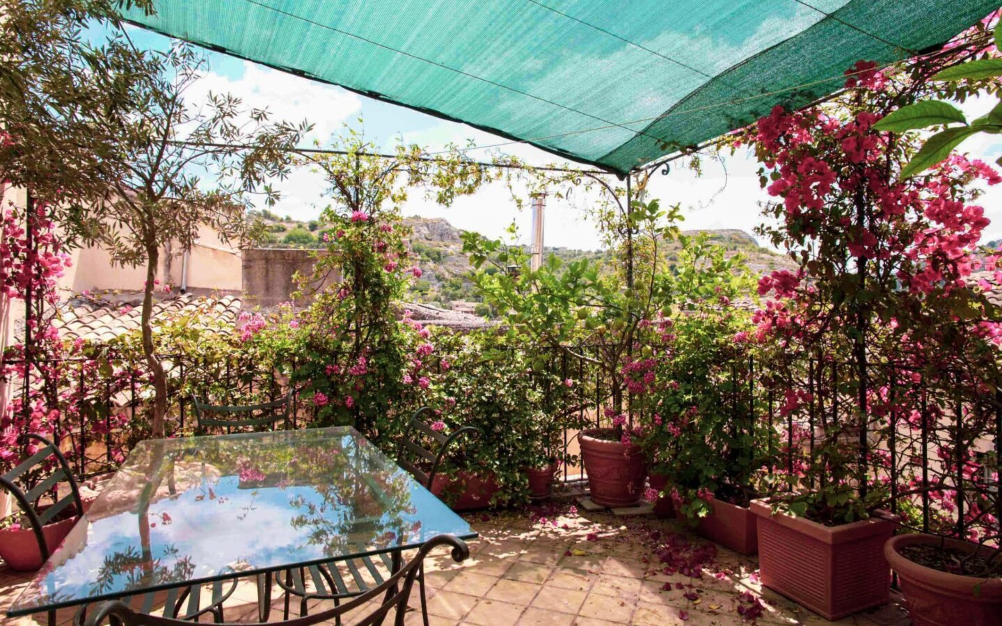 Ragusa, Modica: Immersed In The Disconcerting Glow Of The Modican Baroque, A Few Steps From The Main Street And Hidden A