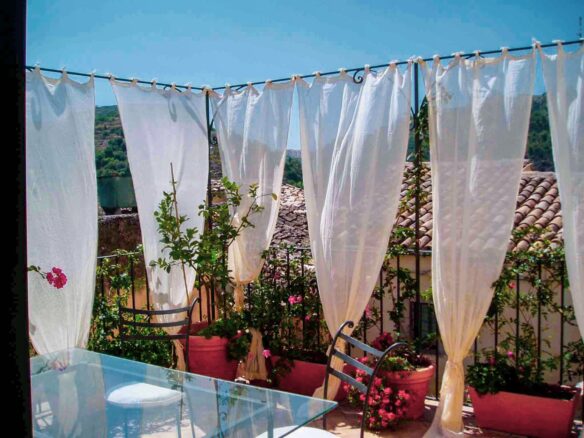 Ragusa, Modica: Immersed In The Disconcerting Glow Of The Modican Baroque, A Few Steps From The Main Street And Hidden A