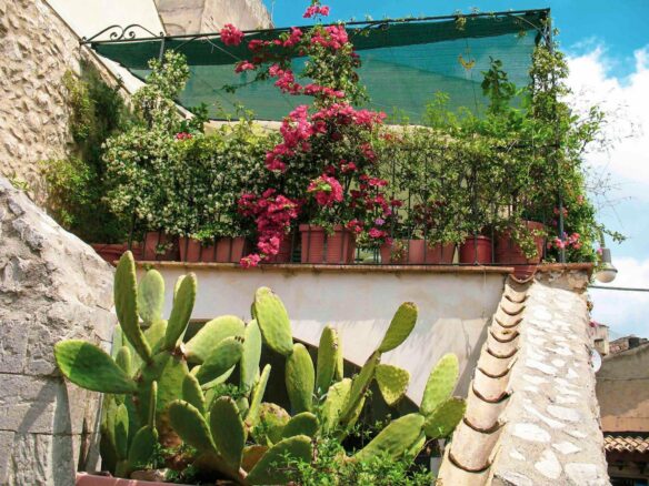 Ragusa, Modica: Immersed In The Disconcerting Glow Of The Modican Baroque, A Few Steps From The Main Street And Hidden A