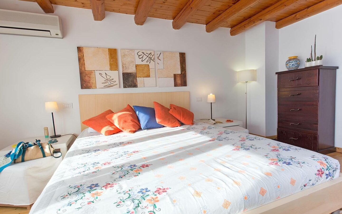 Immersed In The Ragusa Countryside Stands This Ancient Country House, Completely Renovated In 2005.