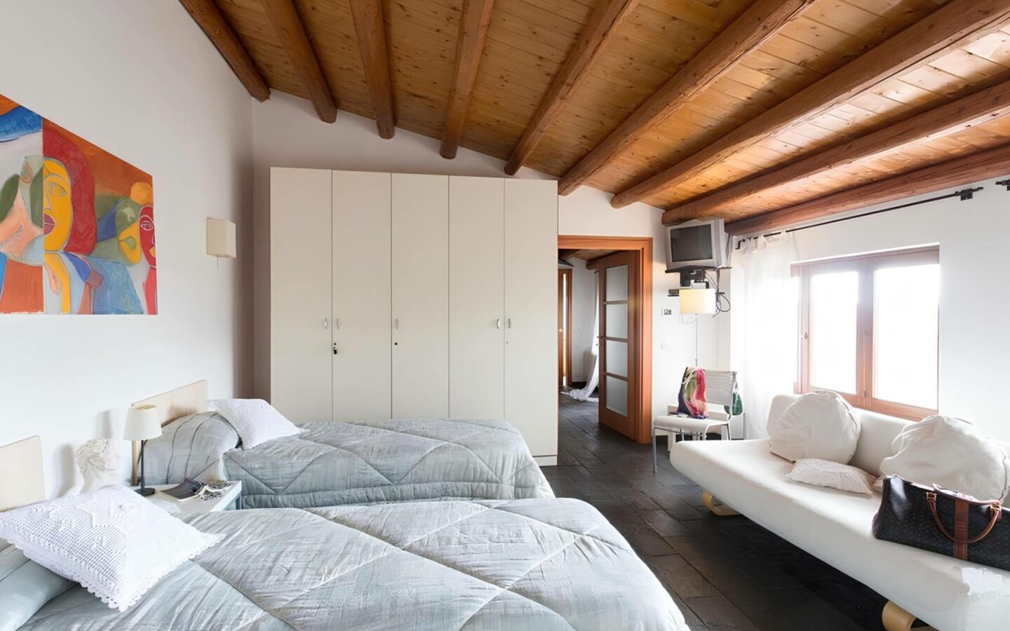 Immersed In The Ragusa Countryside Stands This Ancient Country House, Completely Renovated In 2005.