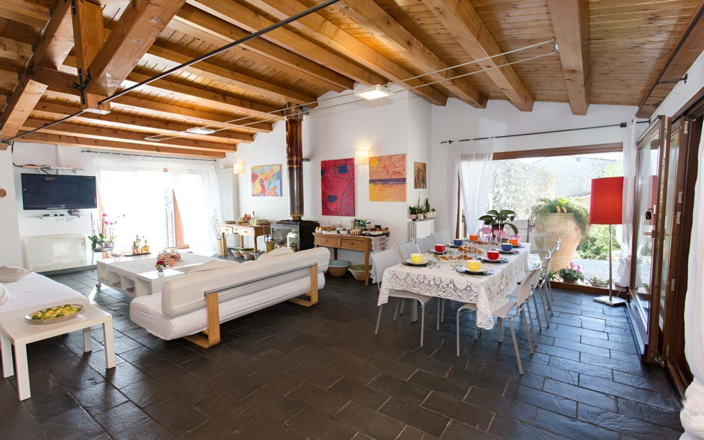 Immersed In The Ragusa Countryside Stands This Ancient Country House, Completely Renovated In 2005.