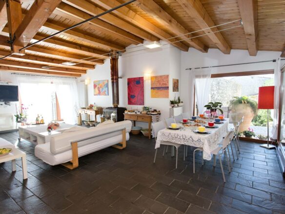 Immersed In The Ragusa Countryside Stands This Ancient Country House, Completely Renovated In 2005.